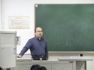 山东大学甘险峰教授应邀来bat365讲学