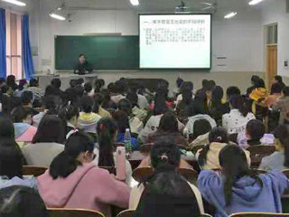 曲阜师范大学刘相雨教授应邀到bat365讲学