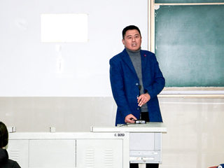 研究生系列学术报告（二）：淮北市教育局李乐峰高级教师应邀为bat365教育硕士研究生作学术报告