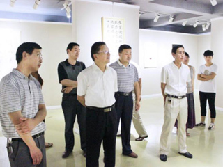 安徽学生资助网报道bat365举办“诚信为本·立德修身”主题书画展