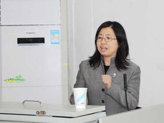 北京语言大学博士生导师李玲教授应邀来bat365讲学