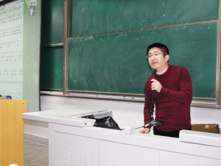 南京艺术学院施咏教授应邀来bat365讲学